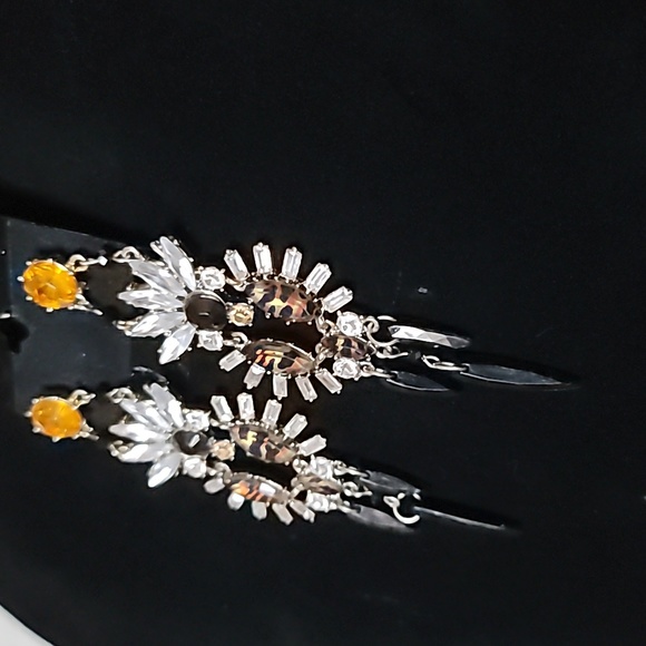 Vintage BETSEY JOHNSON Hollywood Glam Collection Tigers Eyes Chandelier Earrings - Picture 5 of 11